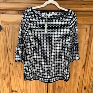 Max Studio Top Black & White Bell Sleeve NWT 3/4 Sleeve Crew Neck Wmn Large